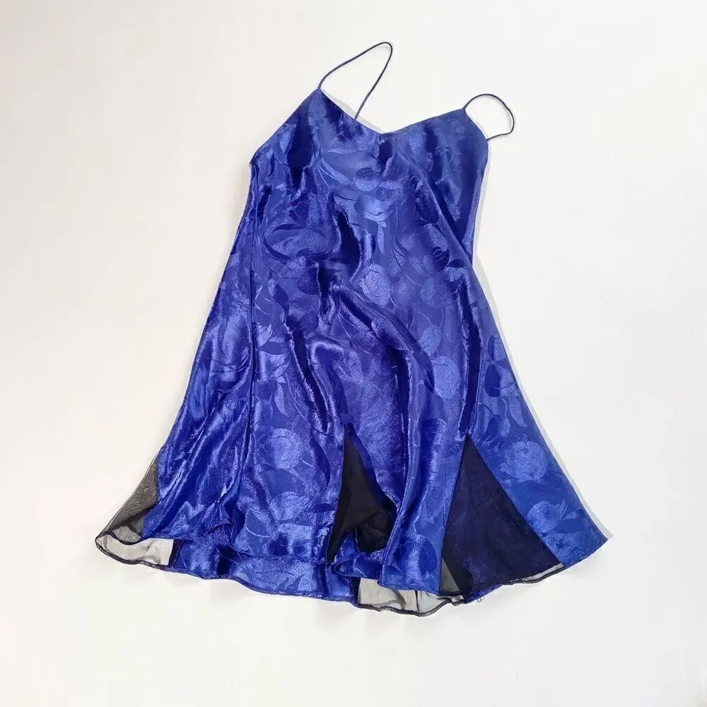 Victoria’s Secret vintage M Gold Label purple slip